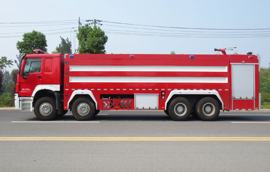 豪沃25噸水罐消防車