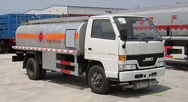 江鈴油罐車(chē)圖片